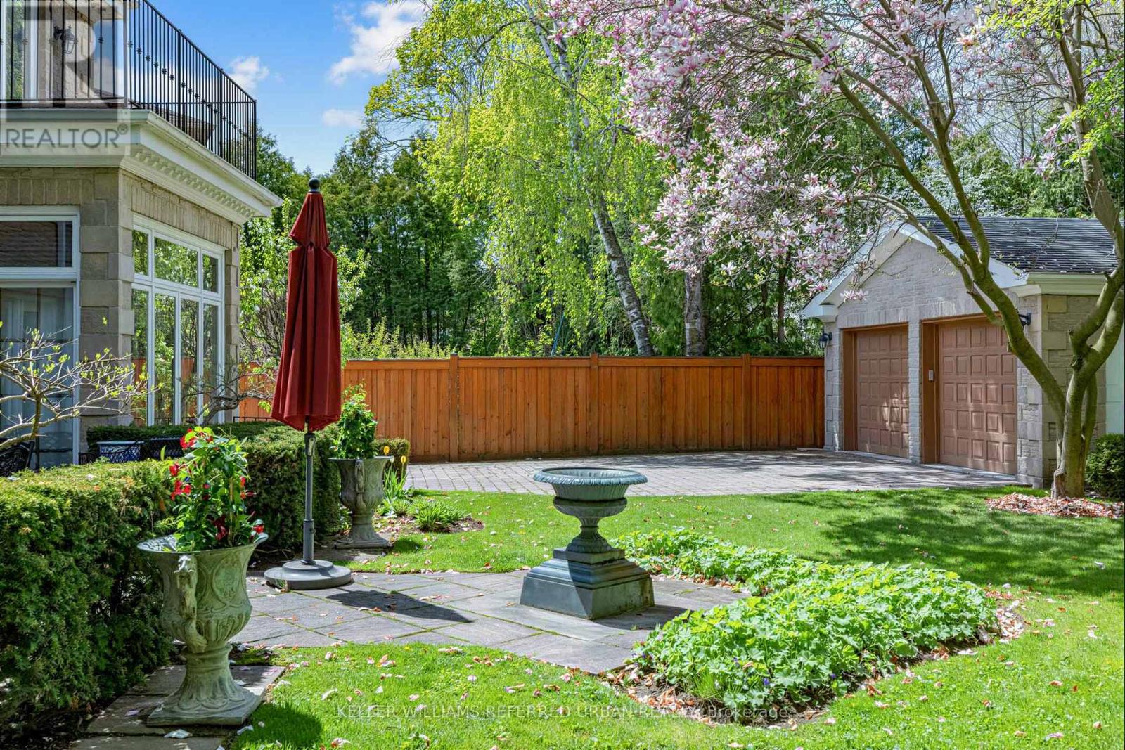 44 Cotswold Crescent Property Photo 11