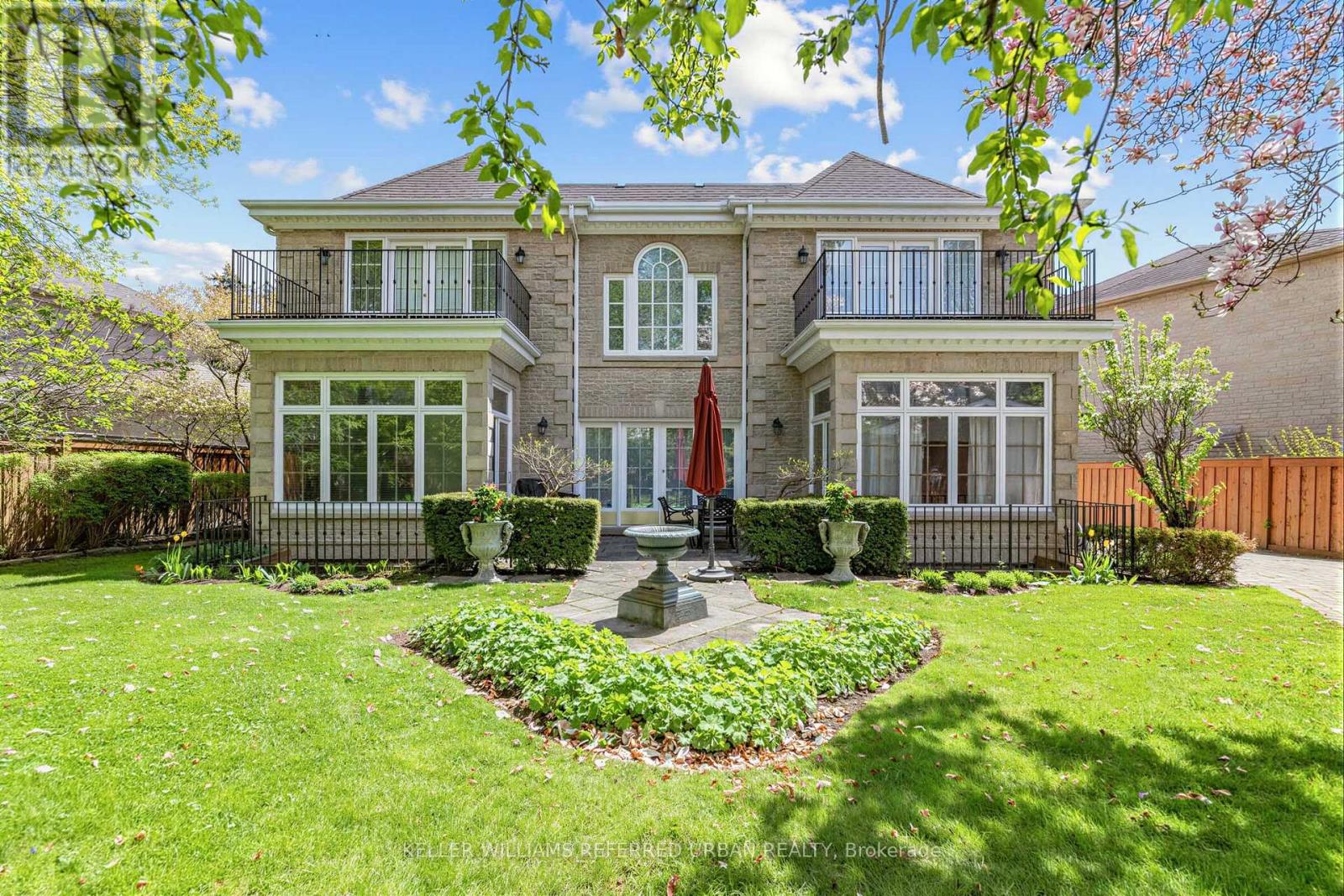 44 Cotswold Crescent Property Photo 12