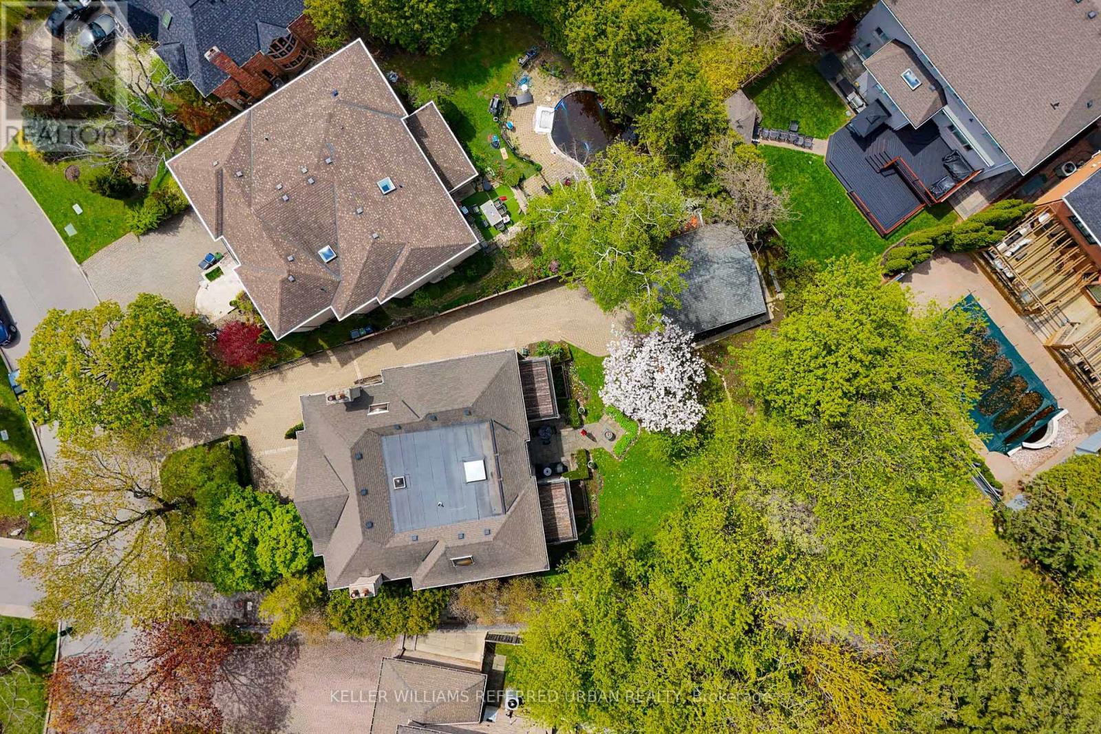 44 Cotswold Crescent Property Photo 18