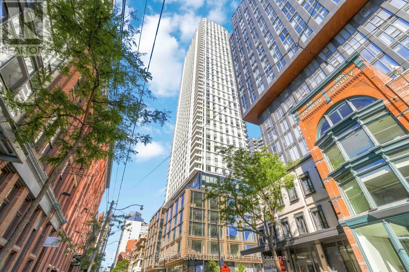 4915 - 88 QUEEN STREET E