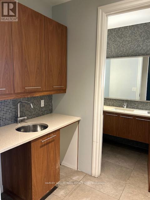 200 - 109 Vanderhoof Avenue Property Photo 19