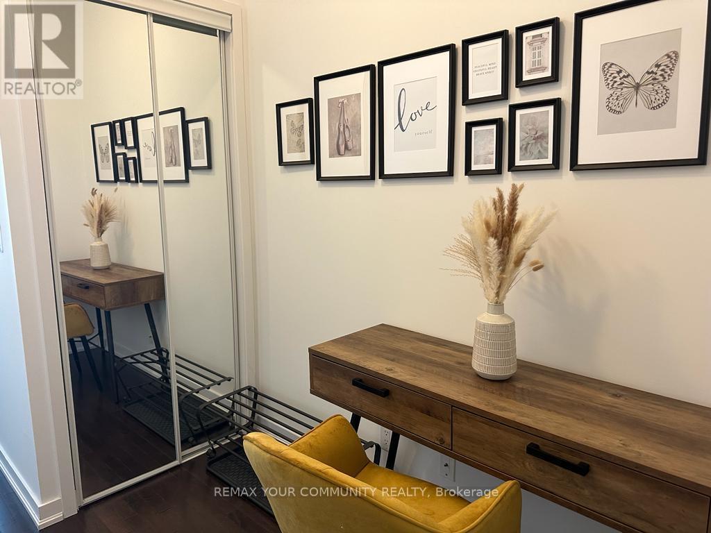 1709 - 14 York Street Property Photo 3