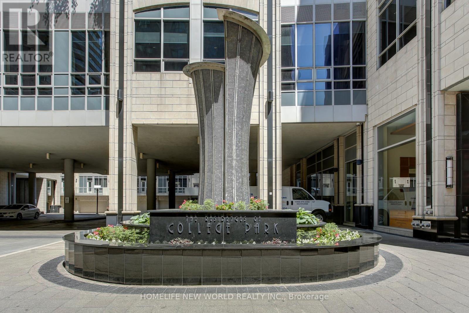 3305 - 761 Bay Street Property Photo 1