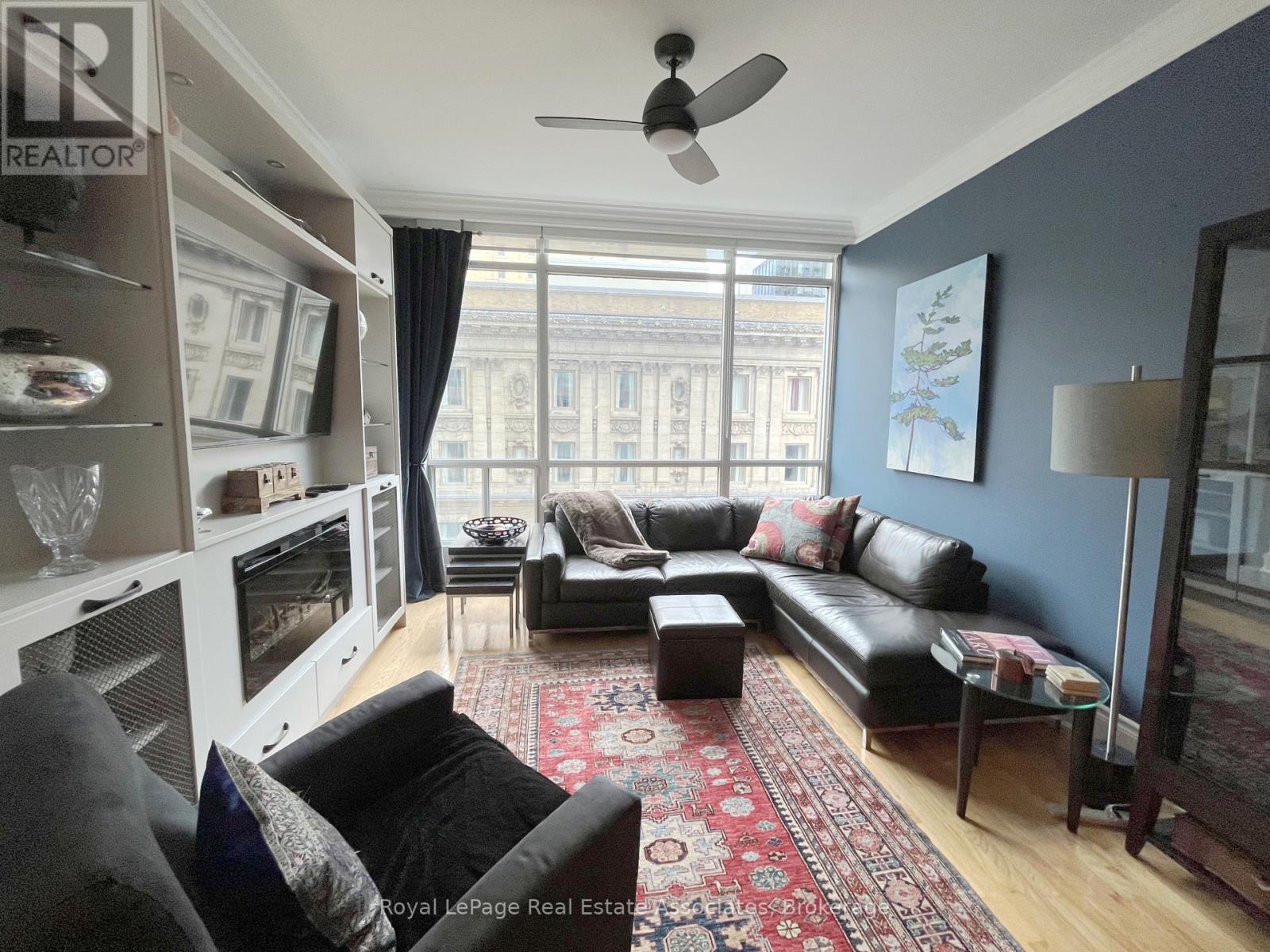 901 - 7 King Street E Property Photo 1
