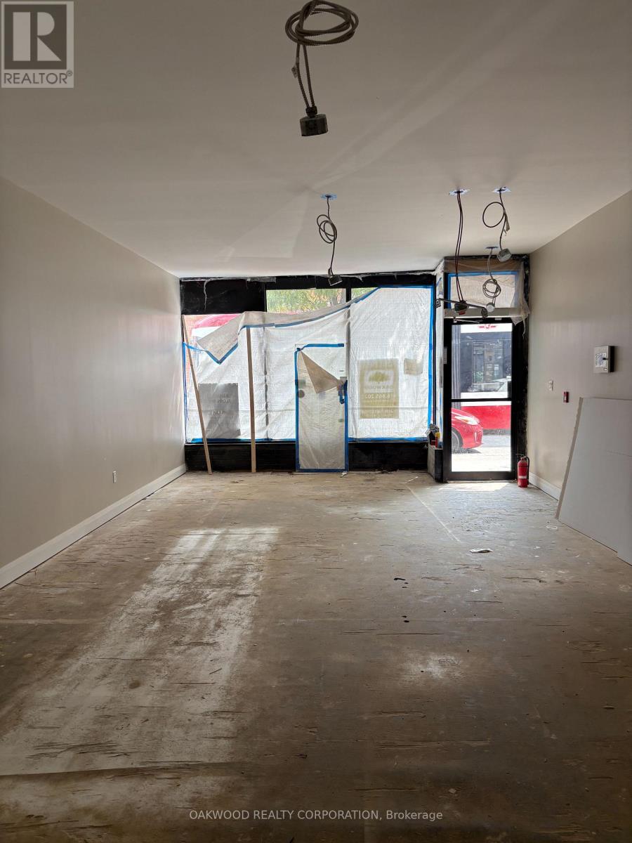 572 College Street Property Photo 6