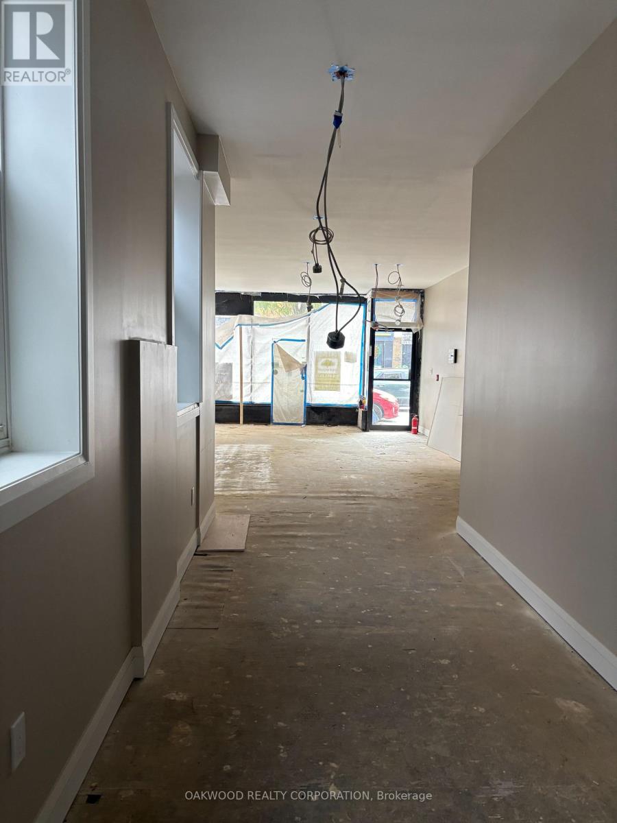 572 College Street Property Photo 10