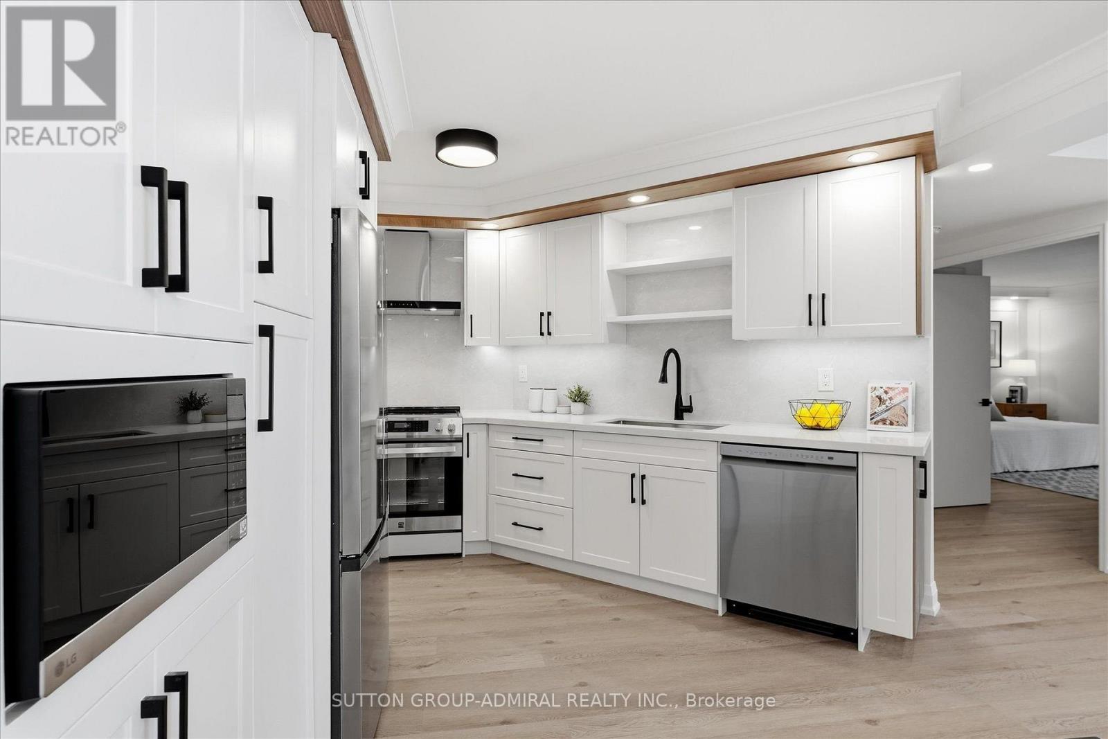 306 - 131 Beecroft Road Property Photo 21