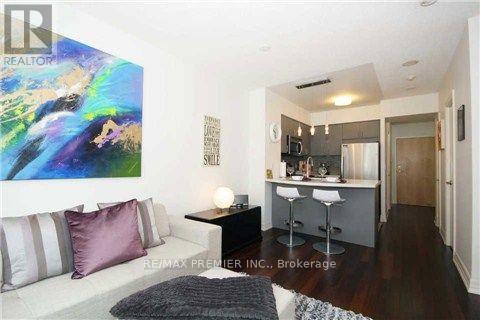 605 - 8 Scollard Street S Property Photo 4