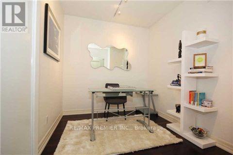 605 - 8 Scollard Street S Property Photo 7