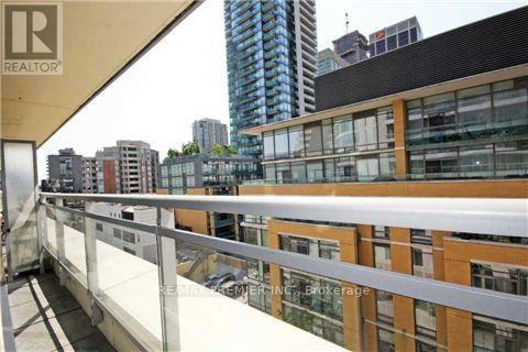 605 - 8 Scollard Street S Property Photo 9
