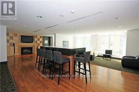 605 - 8 Scollard Street S Property Photo 13