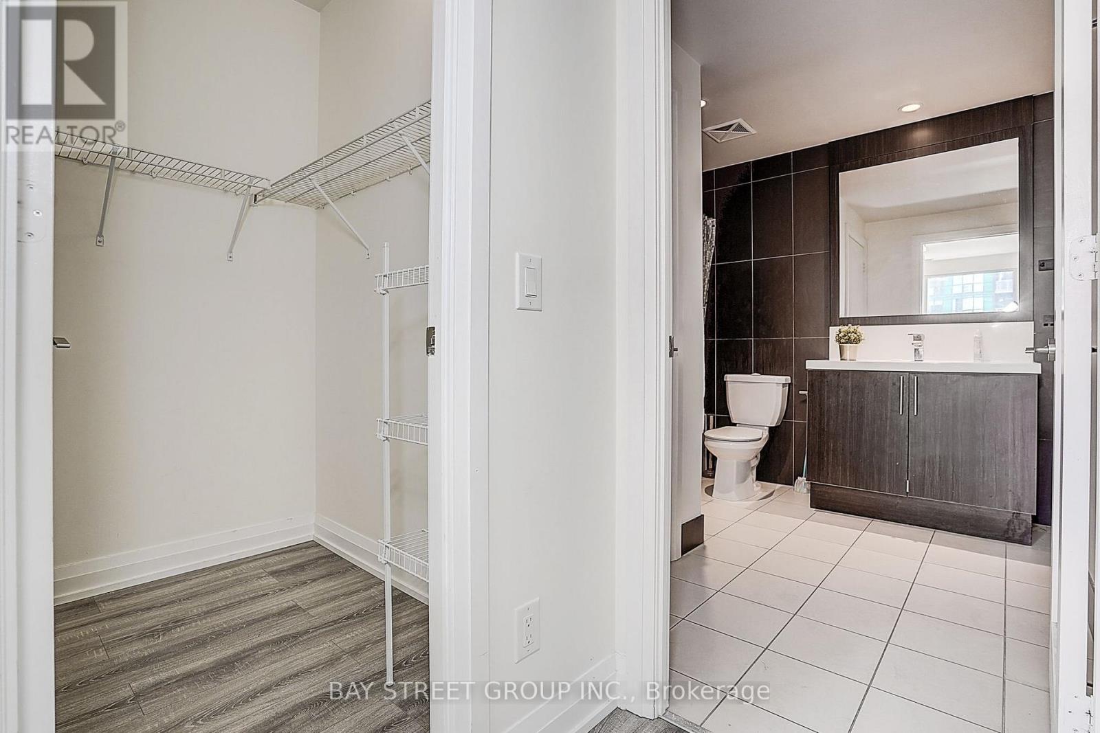 811 - 2 Anndale Drive Property Photo 23