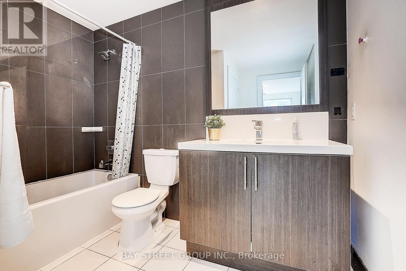 811 - 2 Anndale Drive Property Photo 25