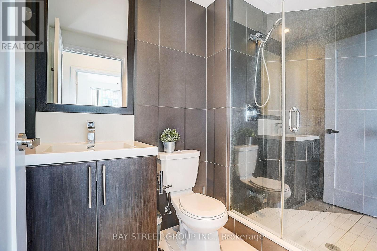 811 - 2 Anndale Drive Property Photo 30