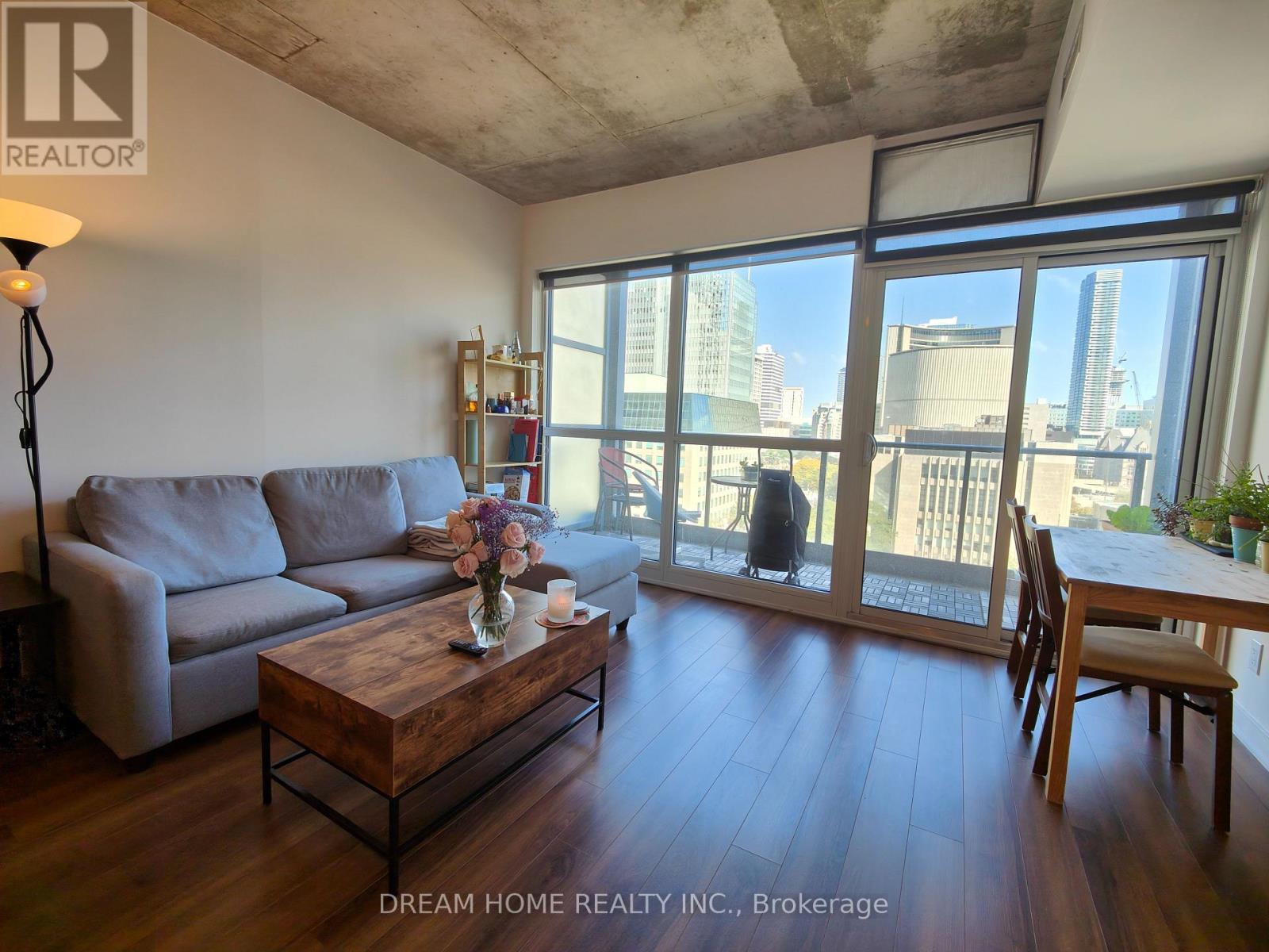 1109 - 210 Simcoe Street Property Photo 1