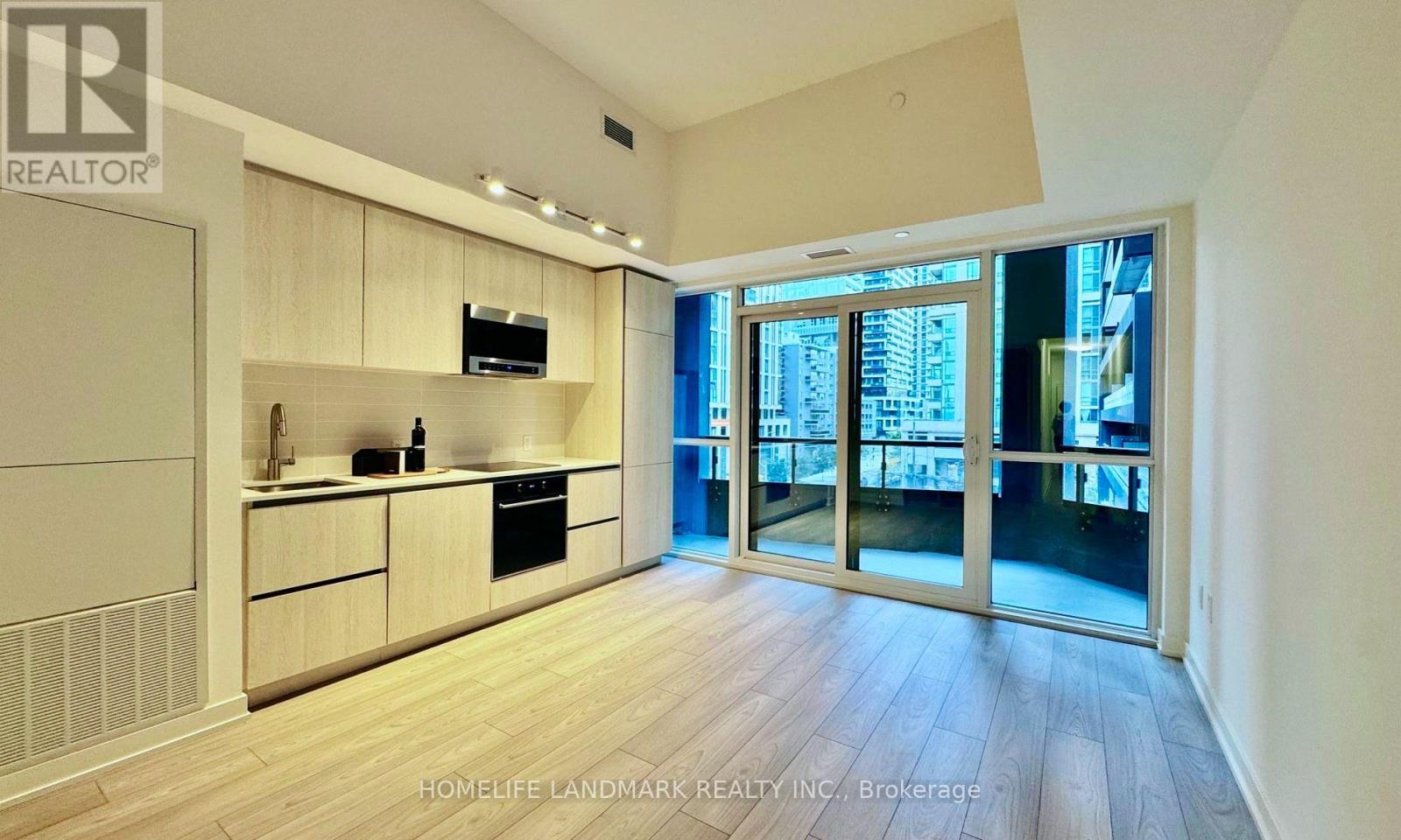 404 S - 110 Broadway Avenue Property Photo 14