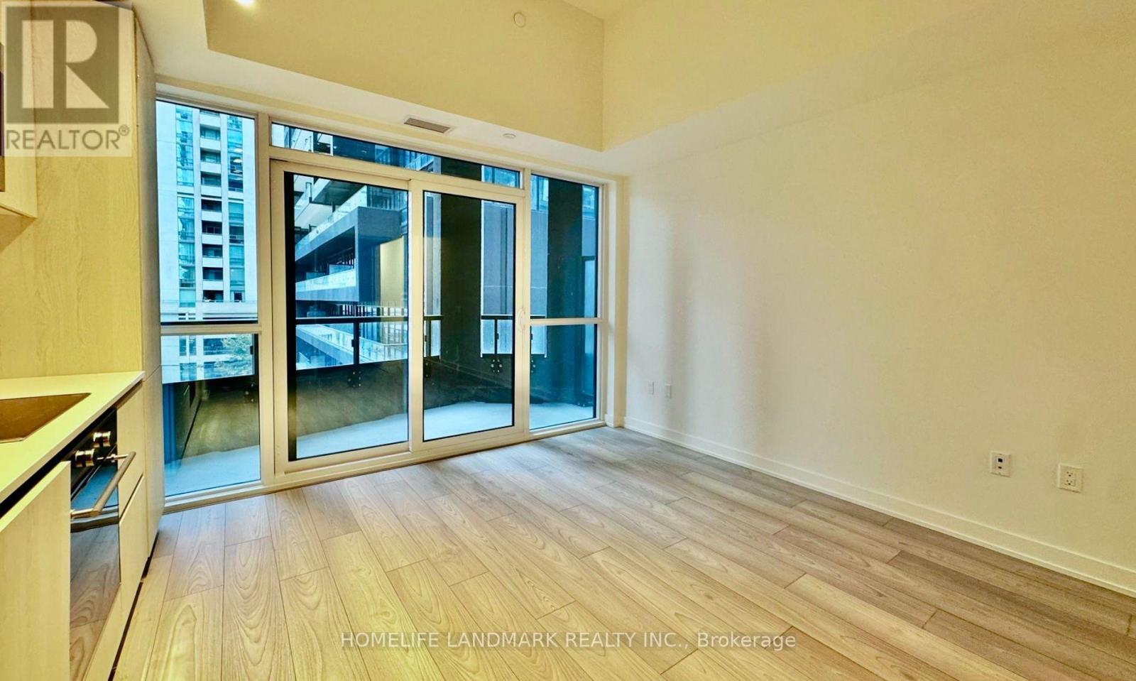 404 S - 110 Broadway Avenue Property Photo 15