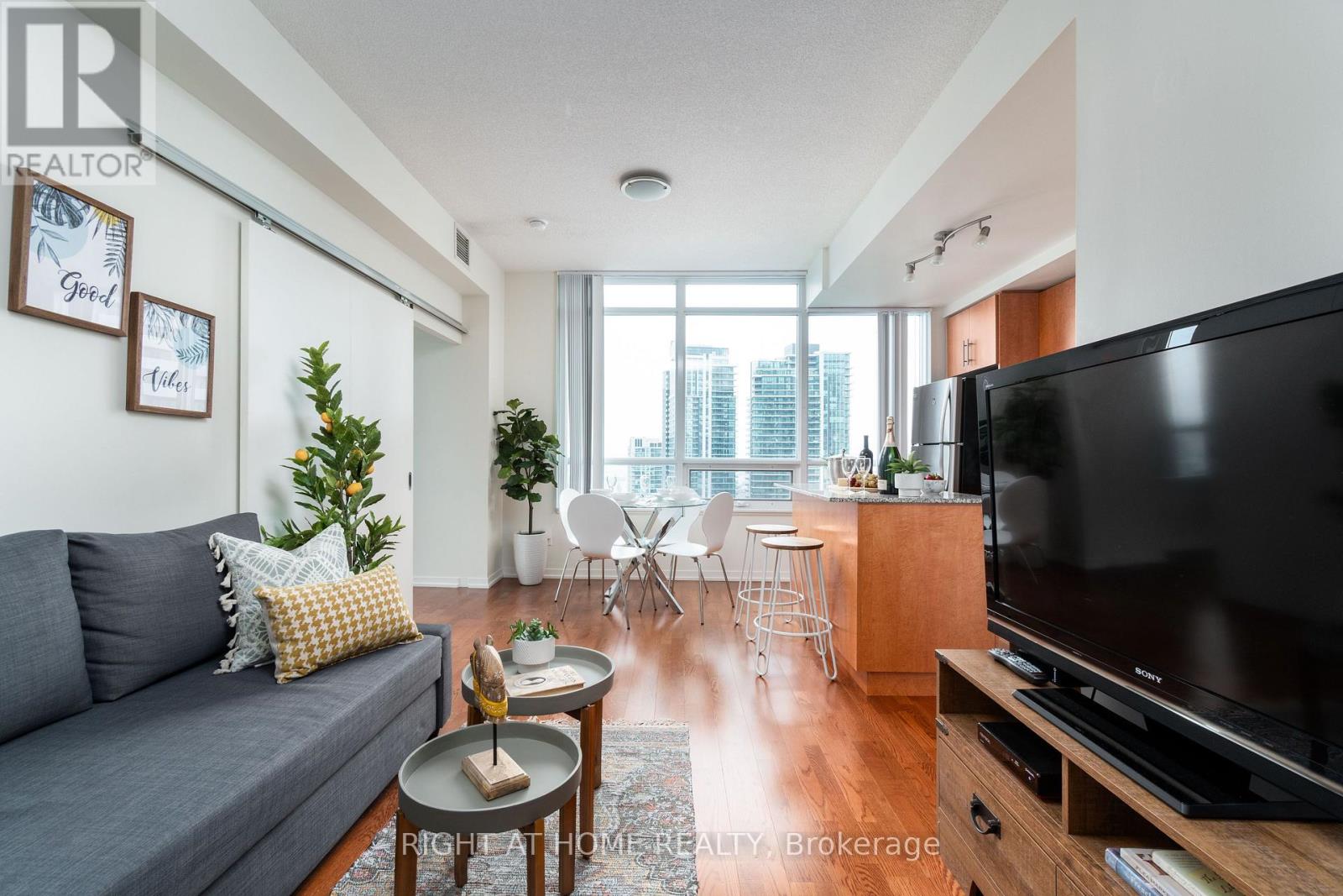 3404 - 55 Bremner Boulevard Property Photo 2