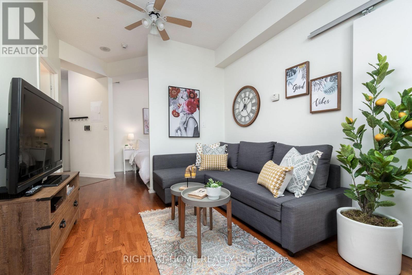 3404 - 55 Bremner Boulevard Property Photo 3