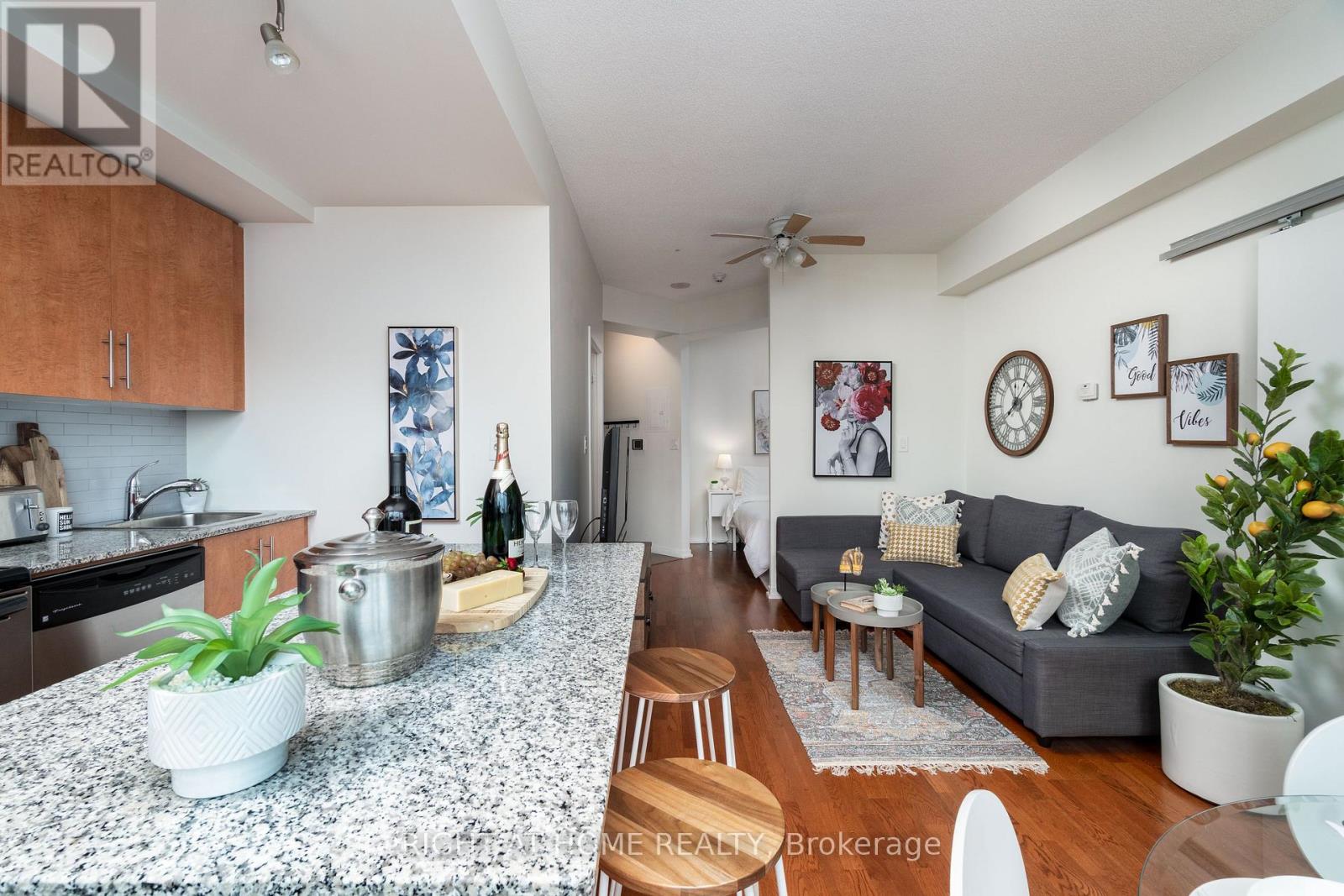3404 - 55 Bremner Boulevard Property Photo 8