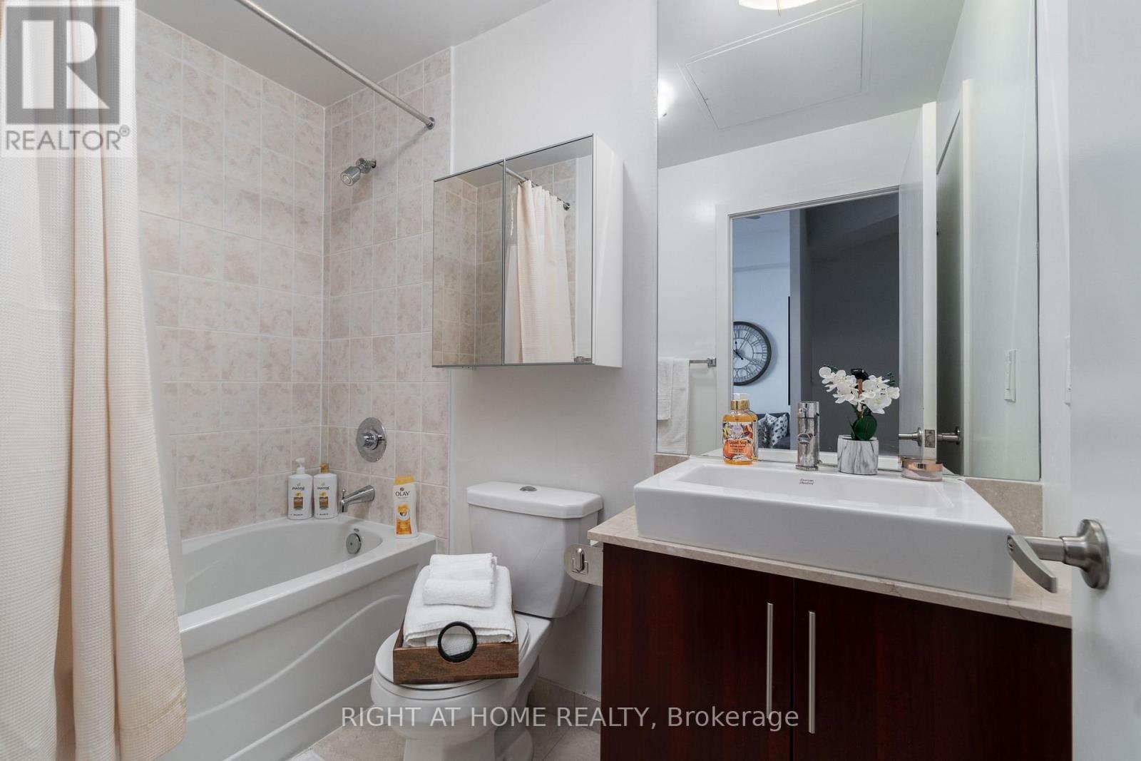 3404 - 55 Bremner Boulevard Property Photo 21