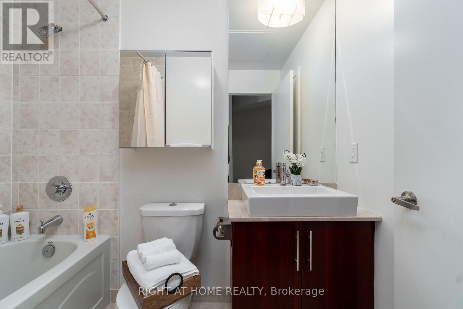 3404 - 55 Bremner Boulevard Property Photo 22