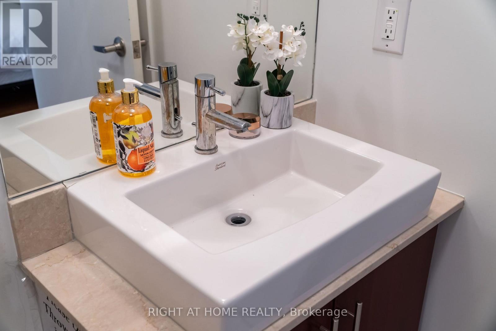 3404 - 55 Bremner Boulevard Property Photo 23
