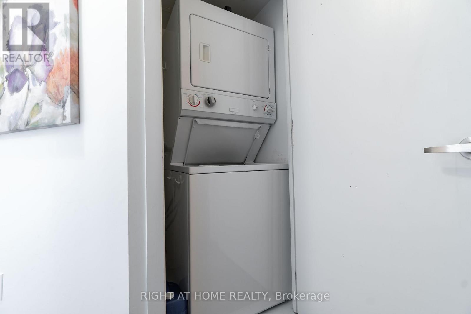3404 - 55 Bremner Boulevard Property Photo 25