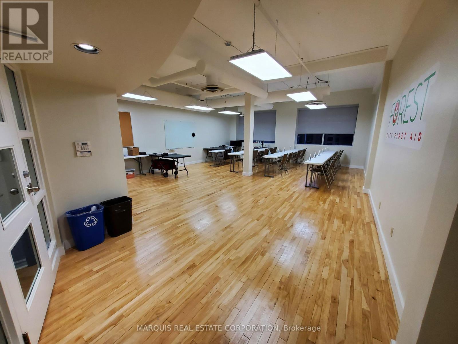 302 - 675 King Street W Property Photo 2