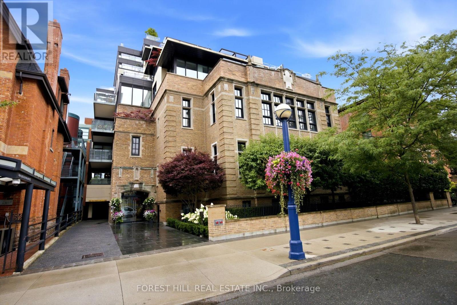 4C - 36 HAZELTON AVENUE
