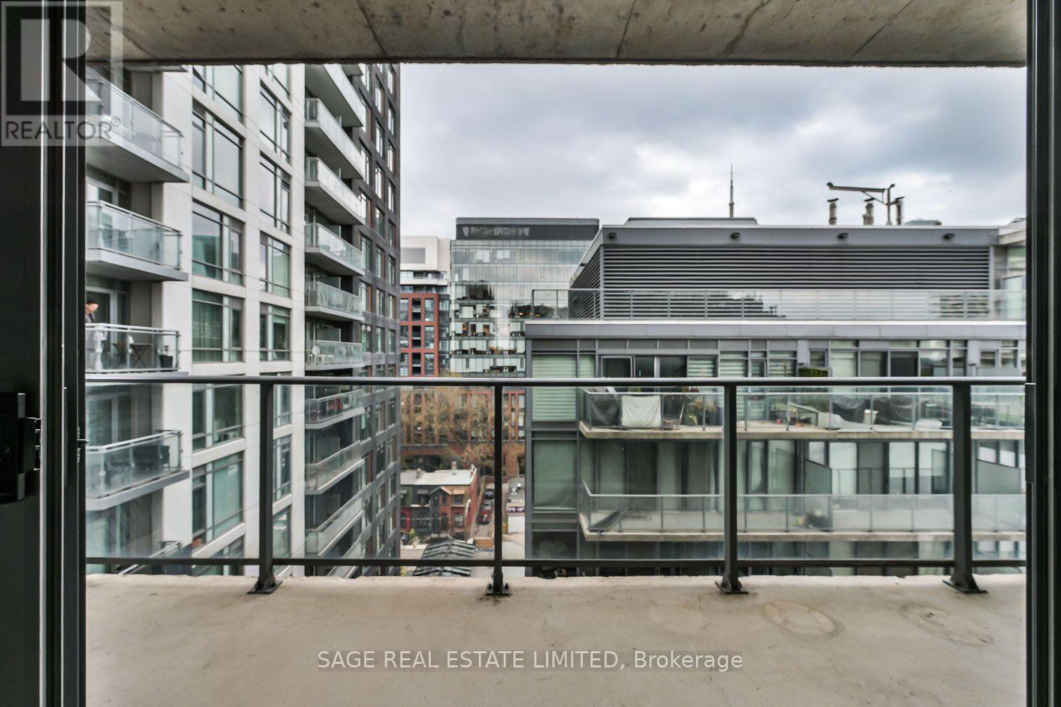 914 - 95 Bathurst Street Property Photo 12