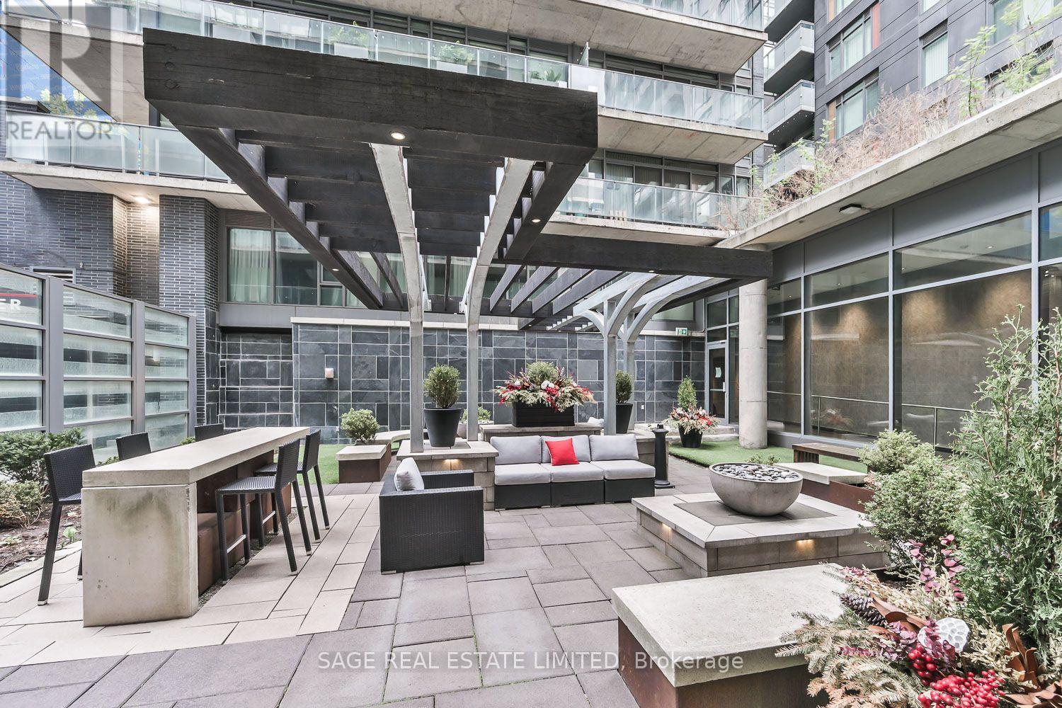 914 - 95 Bathurst Street Property Photo 17