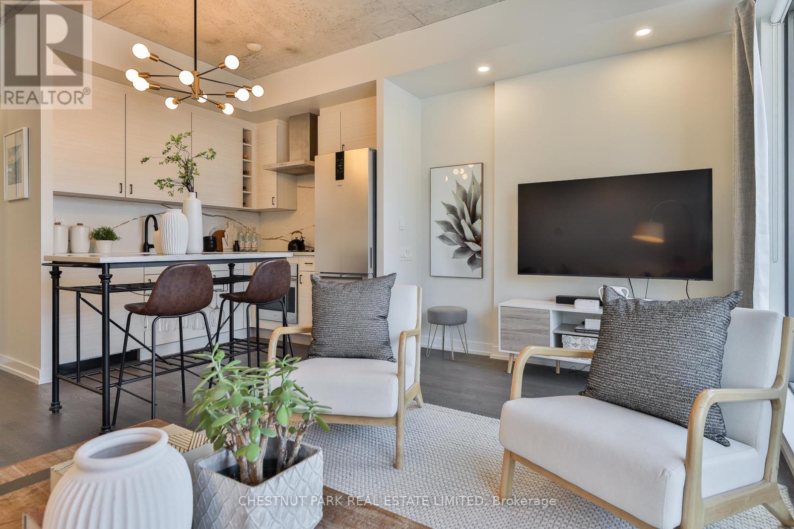 434 - 461 ADELAIDE STREET W Property Photo 1