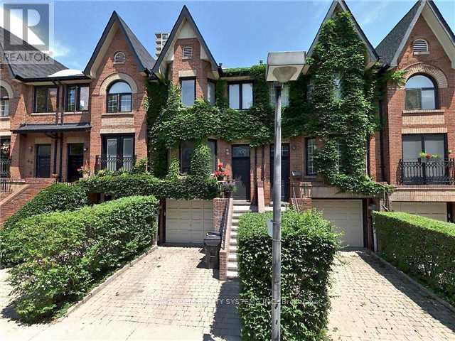 45 Soho Square Property Photo 1