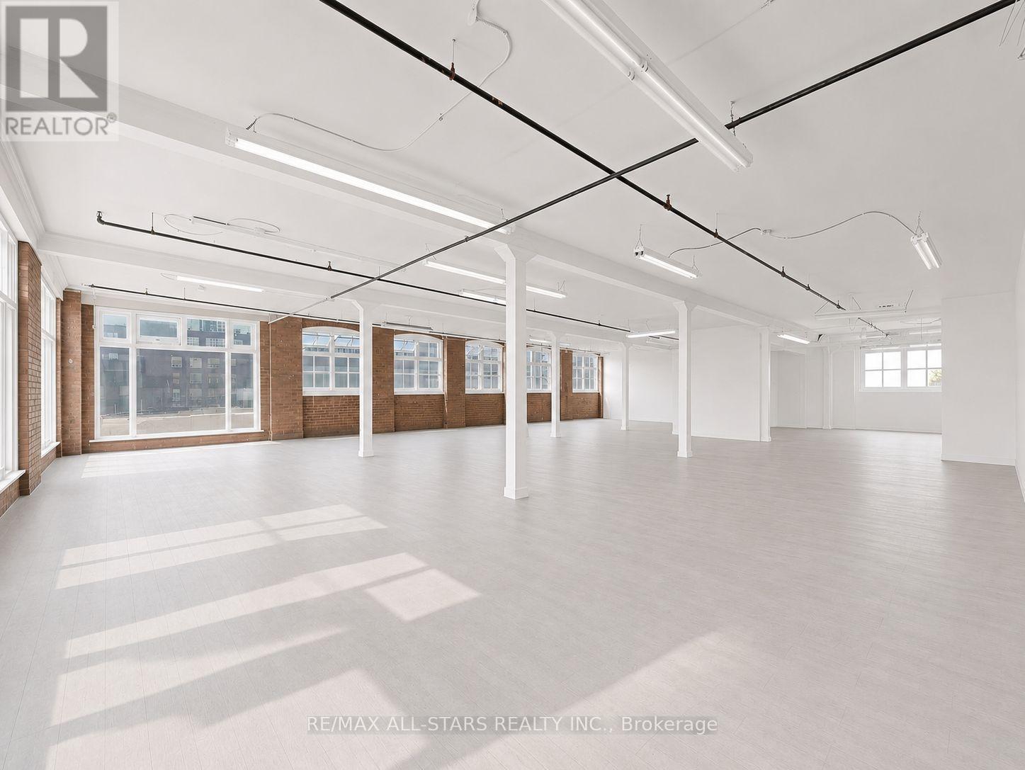 304 - 14 Mccaul Street Property Photo 6