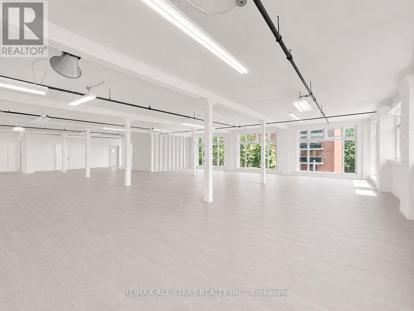 304 - 14 Mccaul Street Property Photo 8