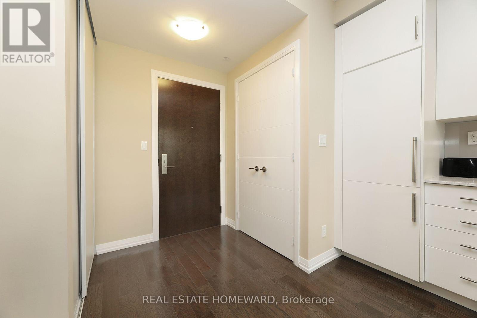 609 - 460 Adelaide Street E Property Photo 3