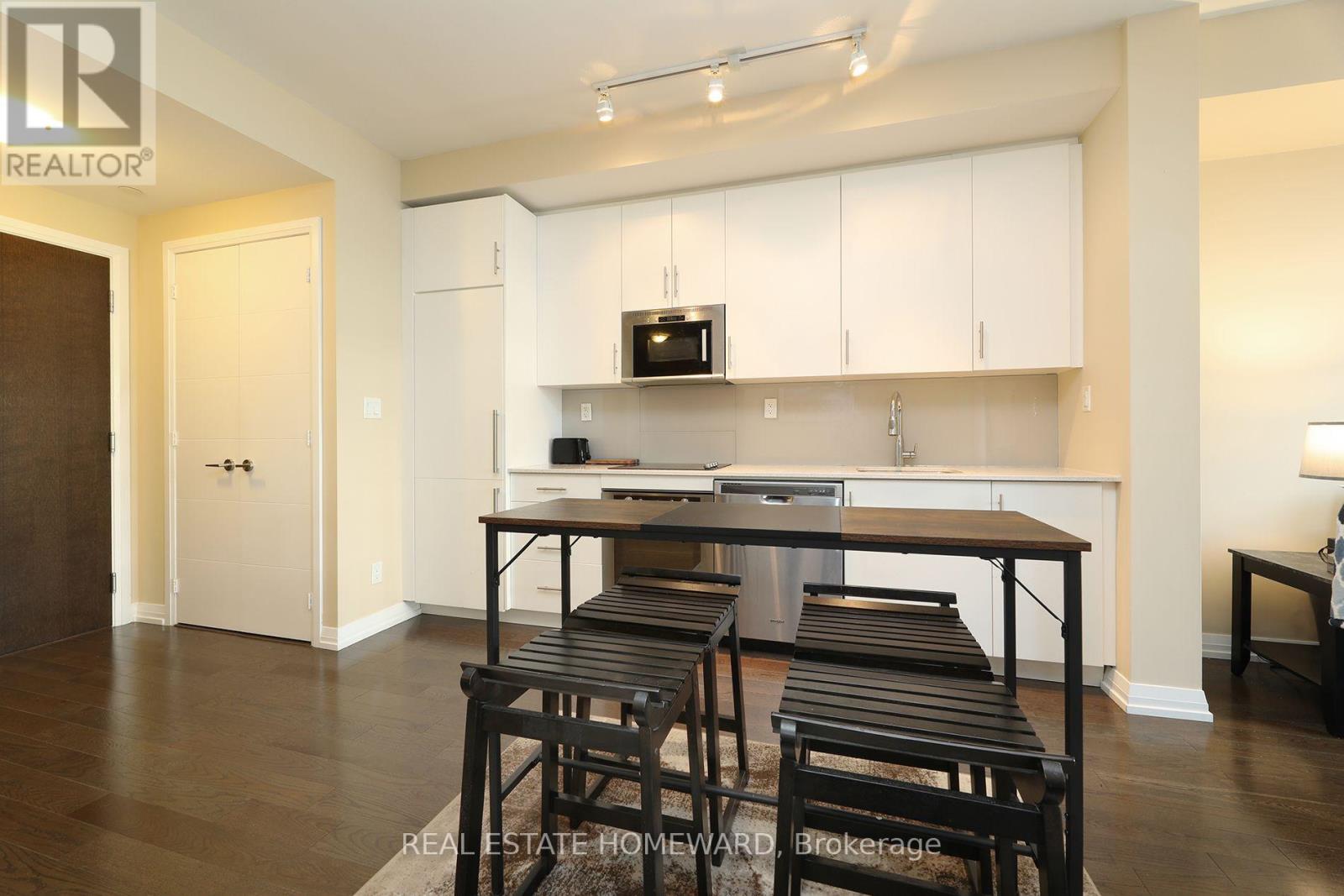 609 - 460 Adelaide Street E Property Photo 6