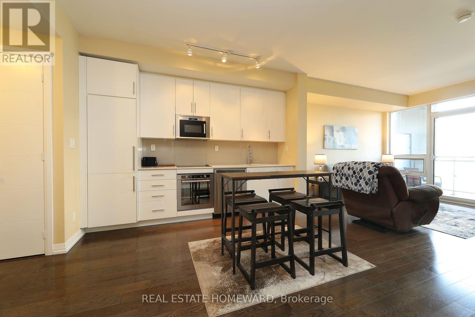 609 - 460 Adelaide Street E Property Photo 7