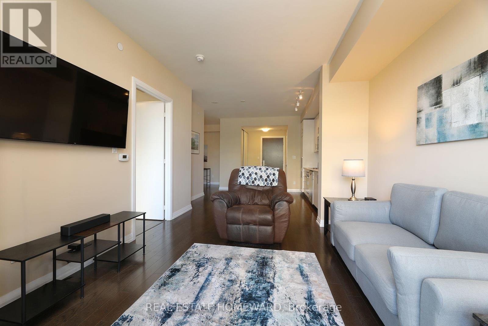 609 - 460 Adelaide Street E Property Photo 8