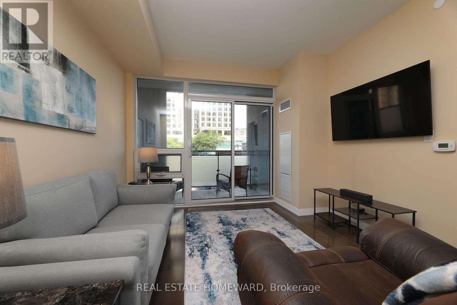 609 - 460 Adelaide Street E Property Photo 9