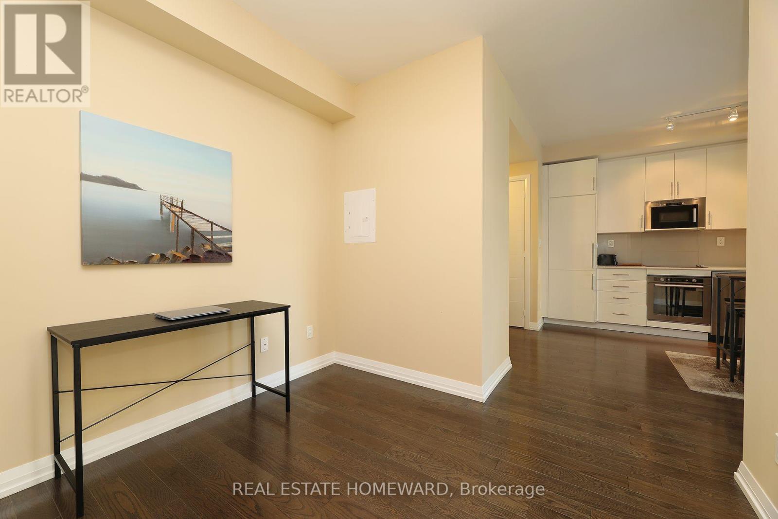 609 - 460 Adelaide Street E Property Photo 10