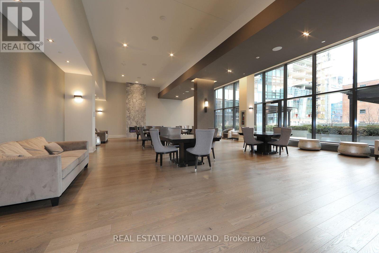 609 - 460 Adelaide Street E Property Photo 18