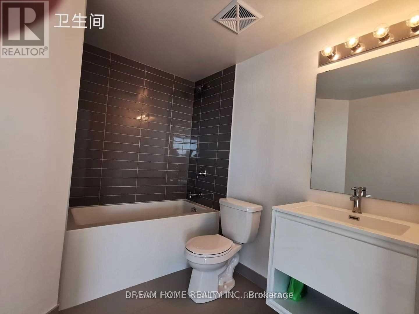 608 - 159 Wellesley Street E Property Photo 8