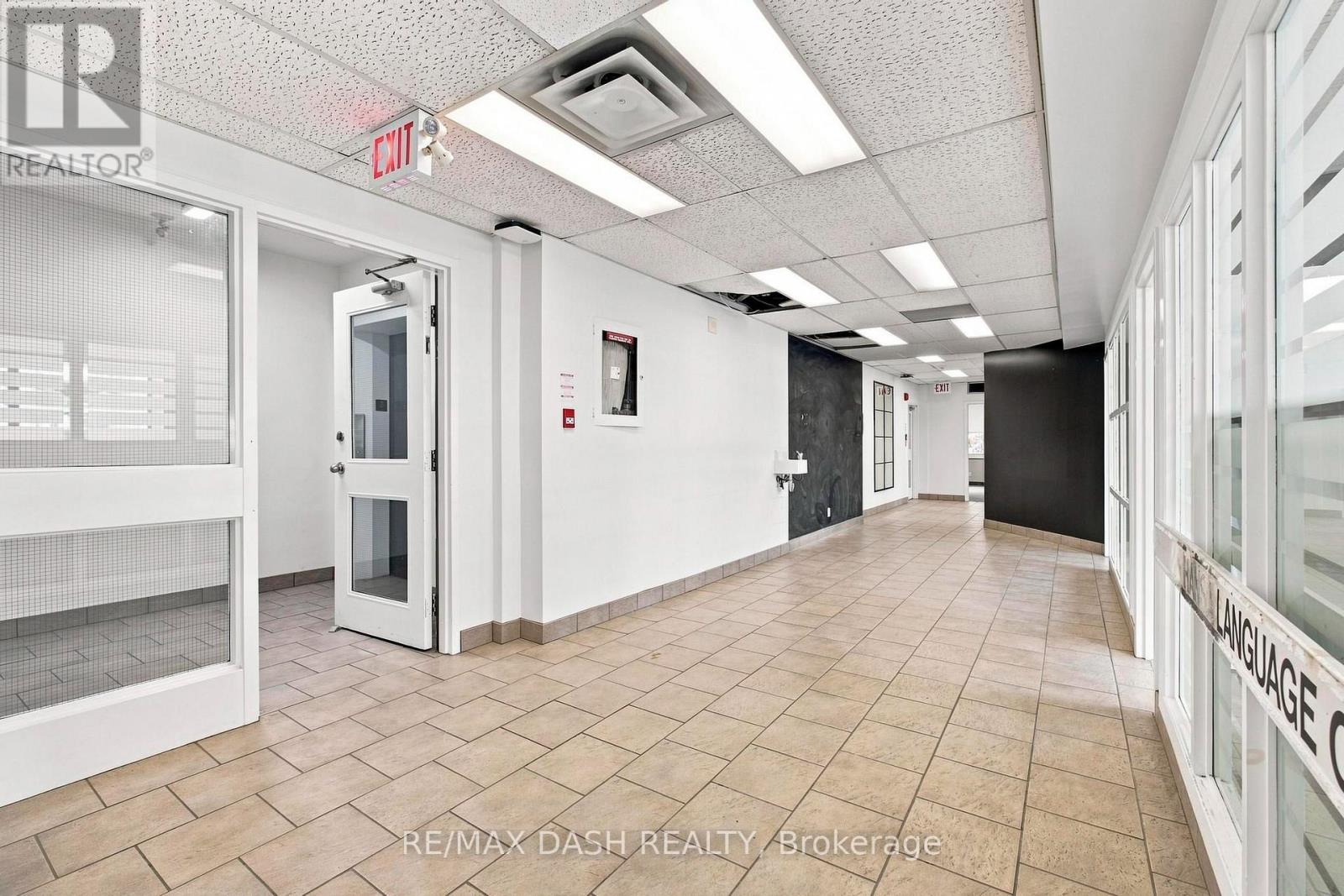 2/3/4 - 51 Eglinton Avenue E Property Photo 14