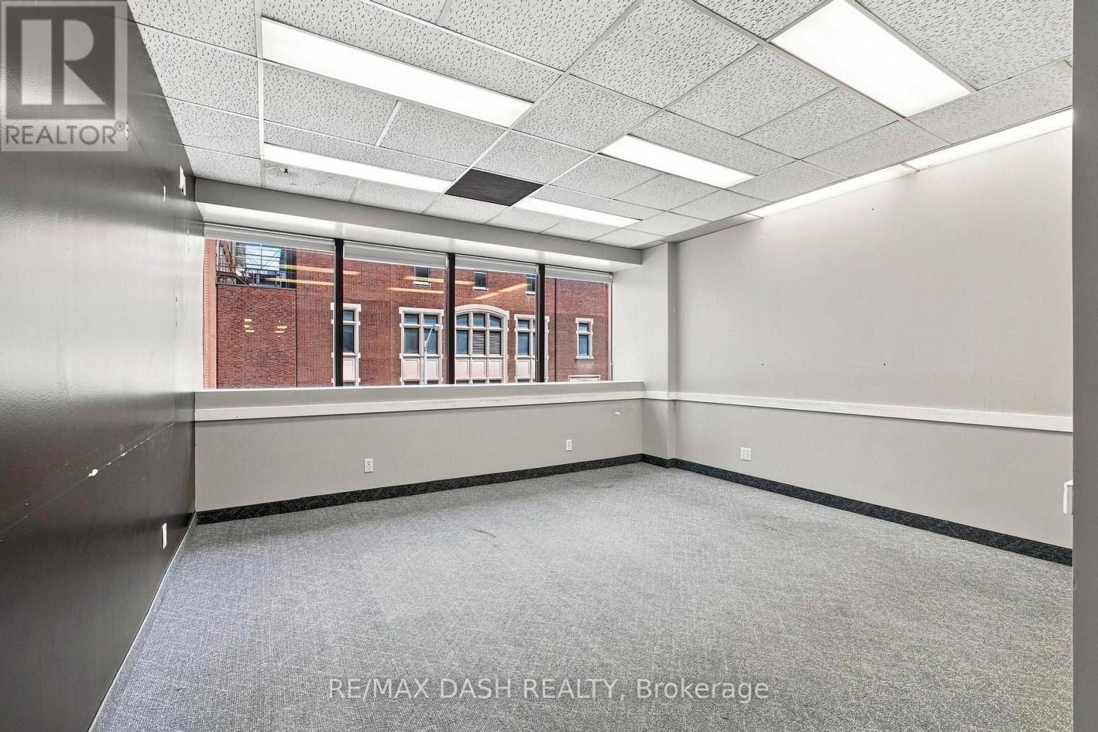 2/3/4 - 51 Eglinton Avenue E Property Photo 16