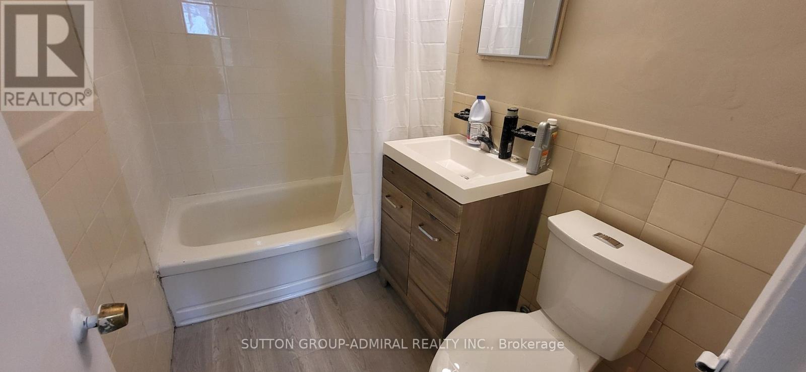 1 - 2839 Bathurst Street Property Photo 7