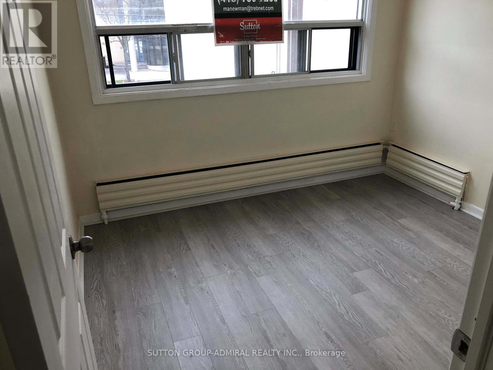 1 - 2839 Bathurst Street Property Photo 11