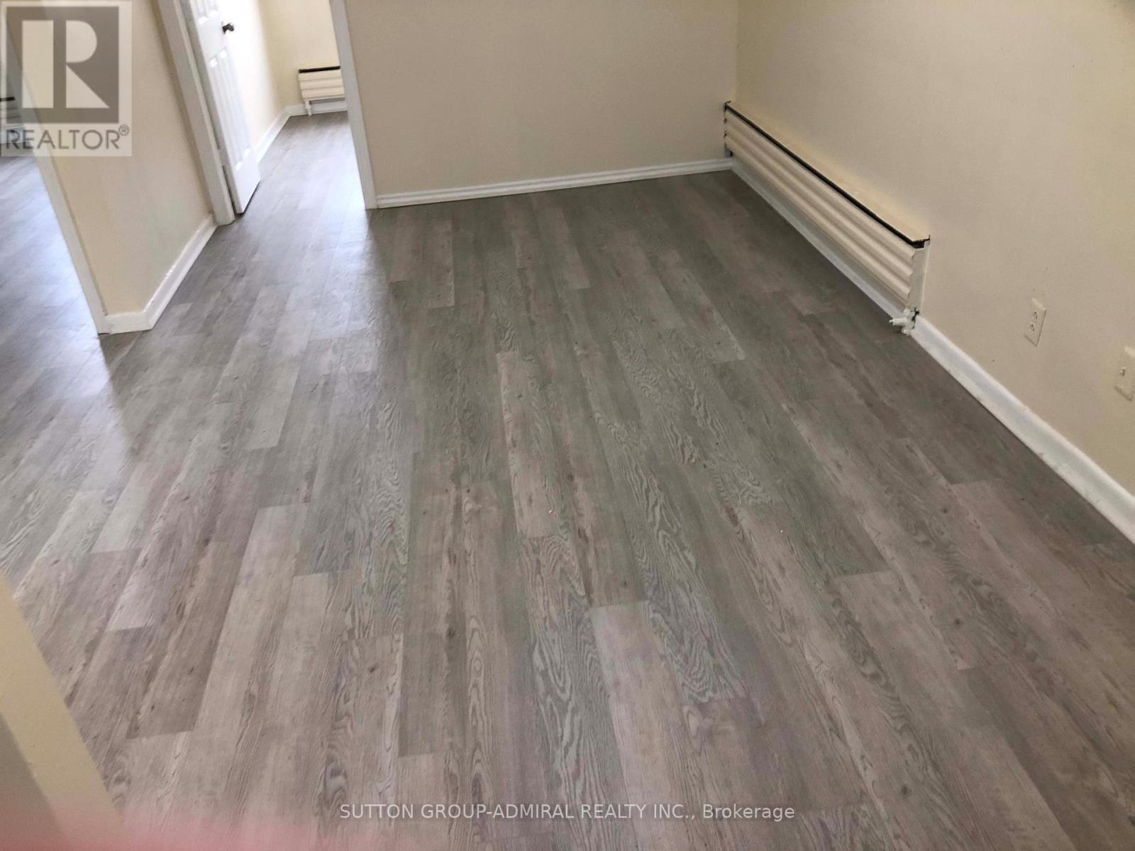 1 - 2839 Bathurst Street Property Photo 17