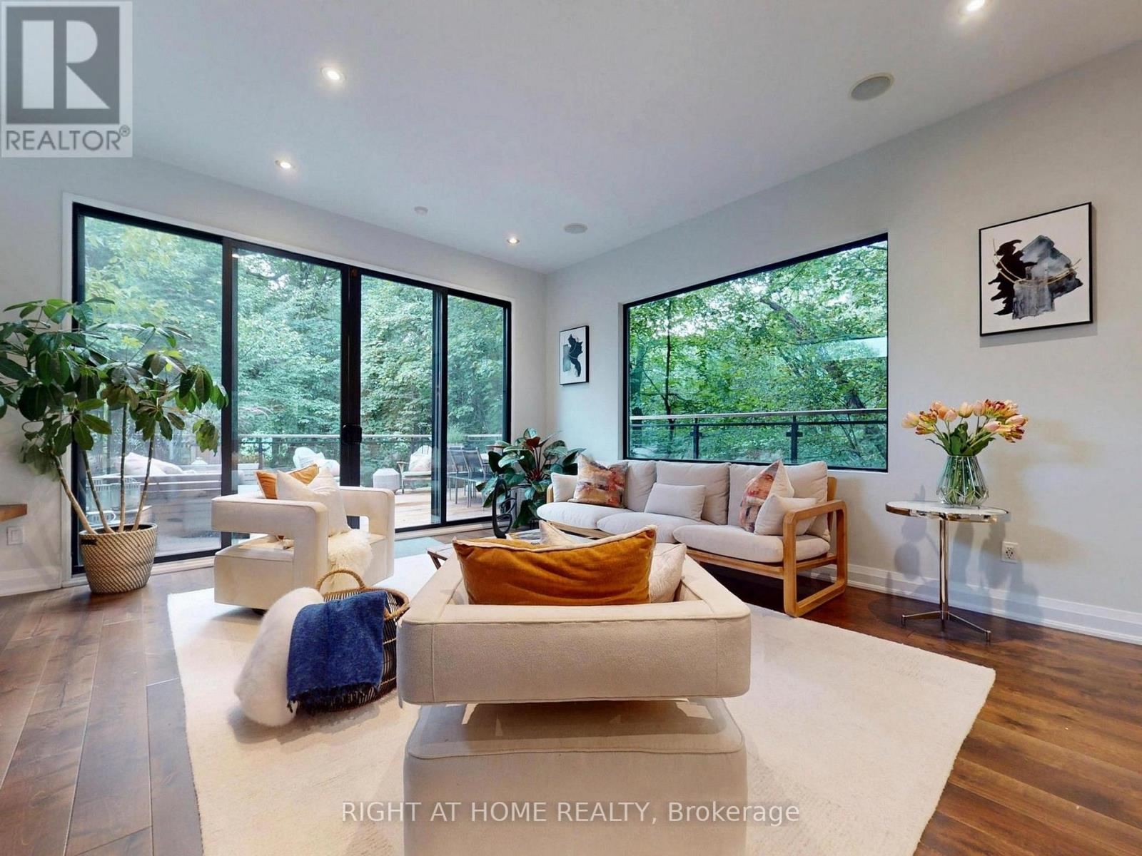386 Rosewell Avenue Property Photo 1